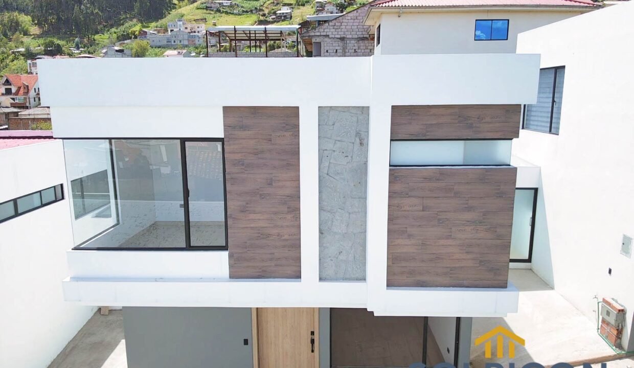 foto frontal casa credito VIP