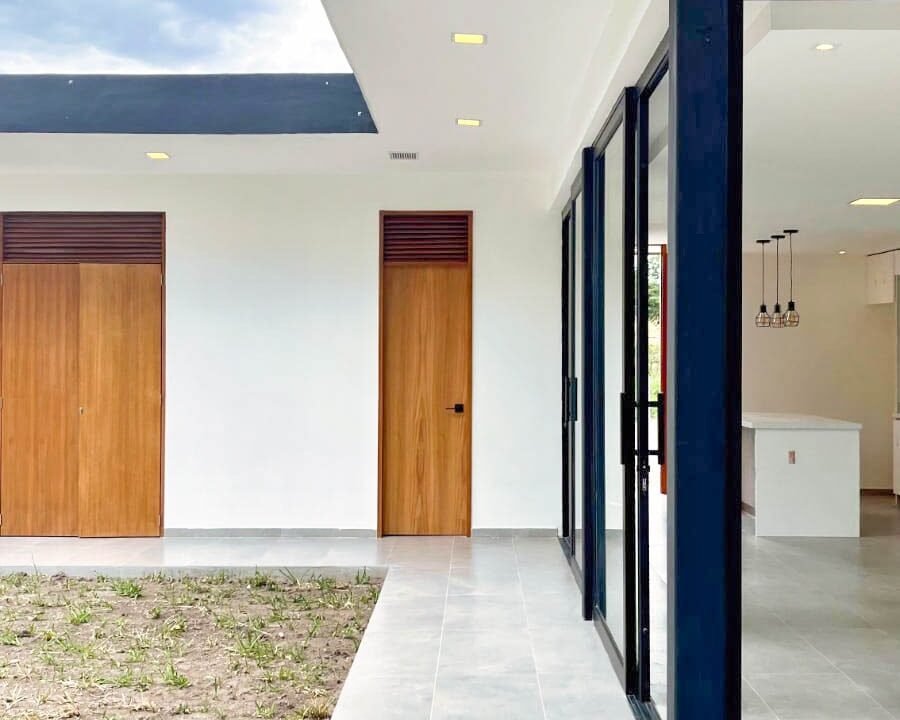 grandes ventanales quinta economica yunguilla de venta