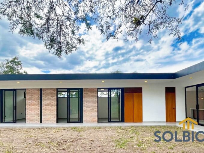 hermosa fachada quinta economica yunguilla de venta