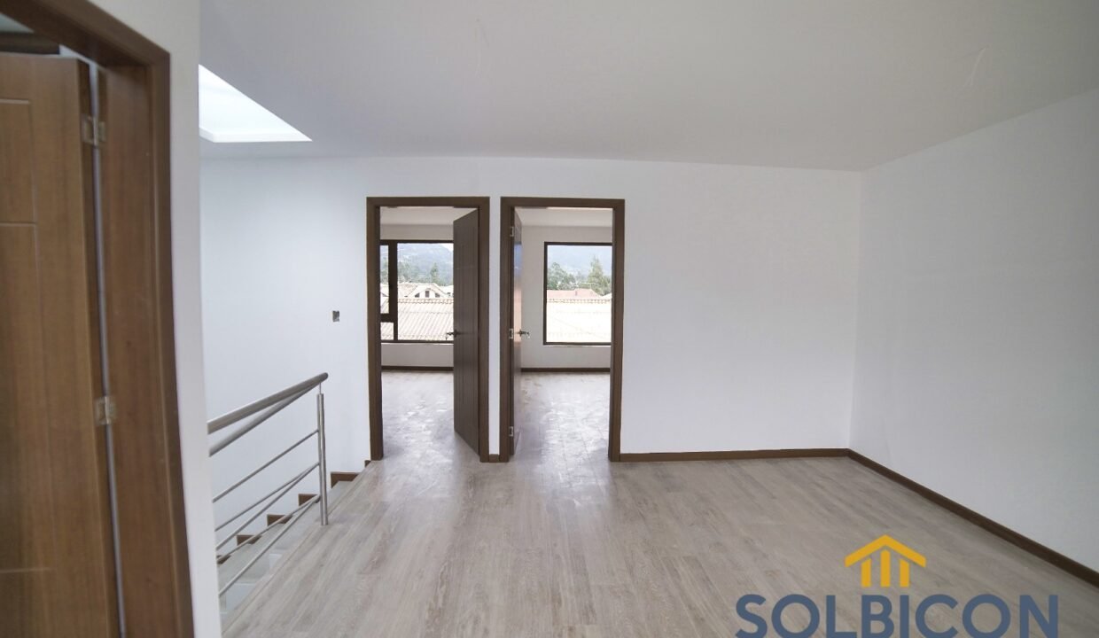 pasillo casa 5 de habitaciones