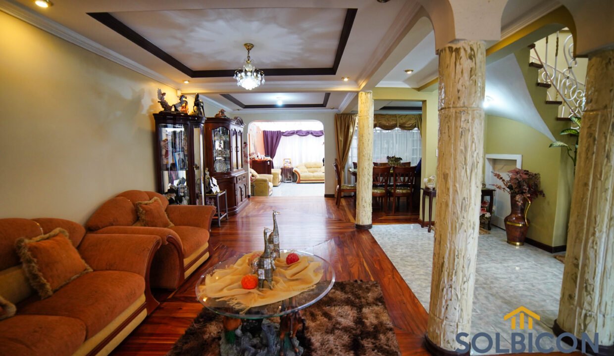 sala amplia casa venta sector don Bosco