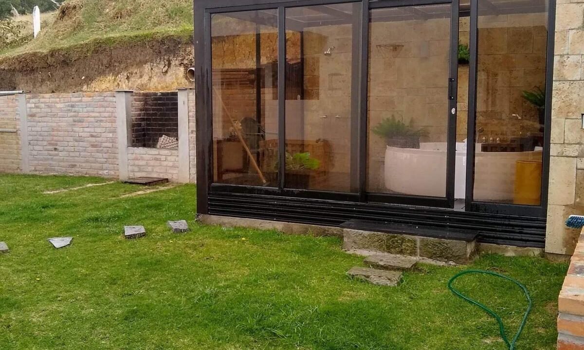 Jacuzzi y patio Casa de cuatro habitaciones-Tarqui