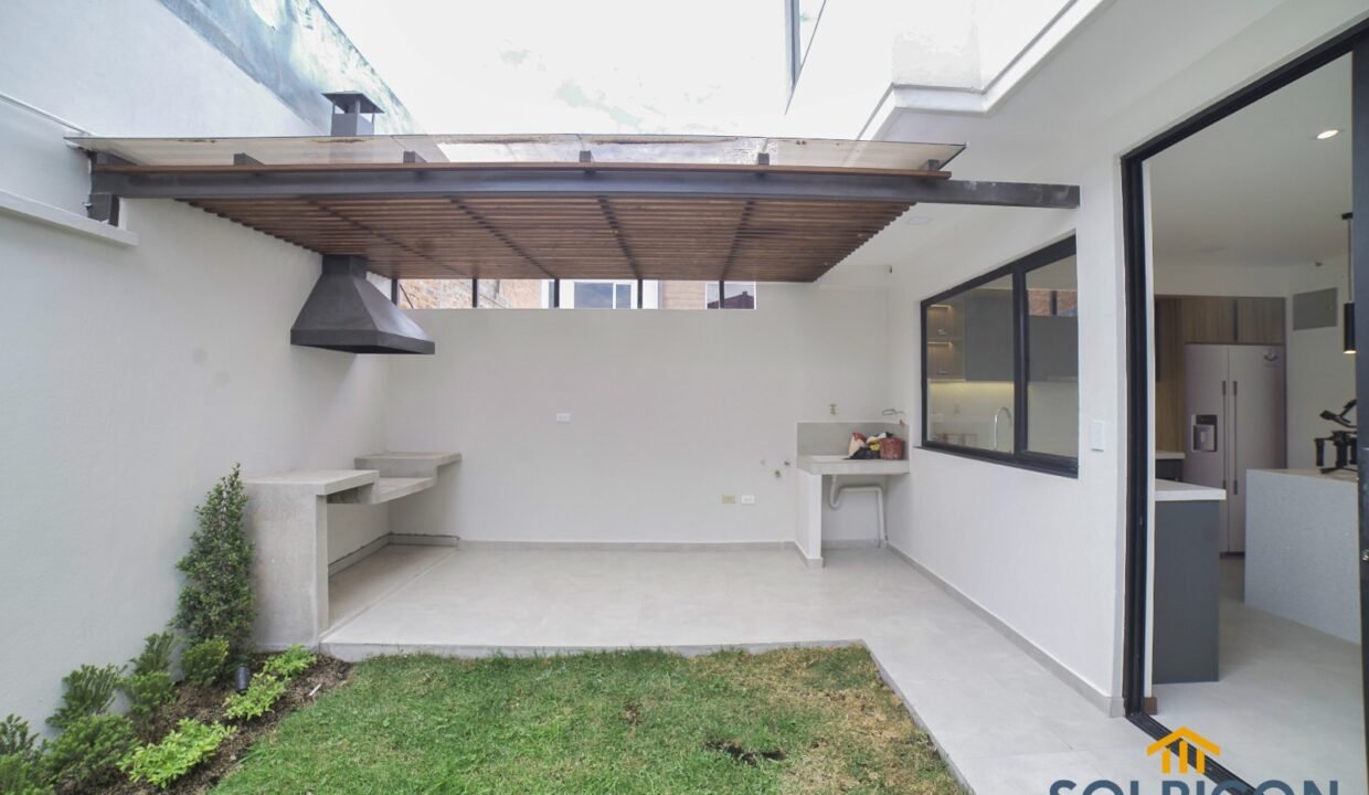 Patio Casas Racar Cuenca