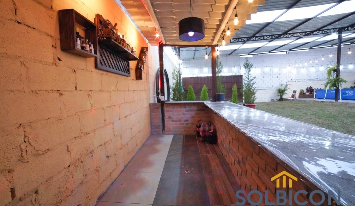 bar Casa de 4 habitaciones en Ricaurter