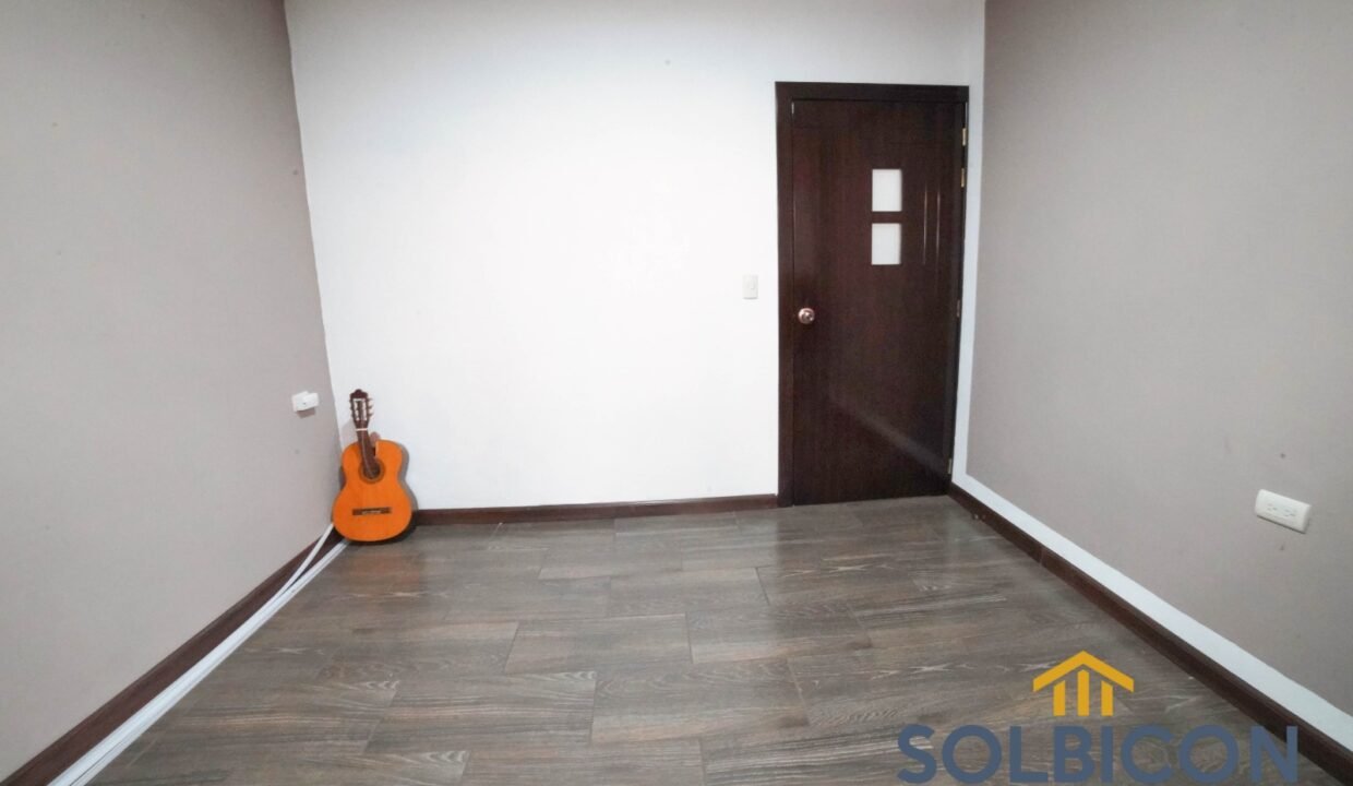 cuarta habitacio Casa de 4 habitaciones en Ricaurter