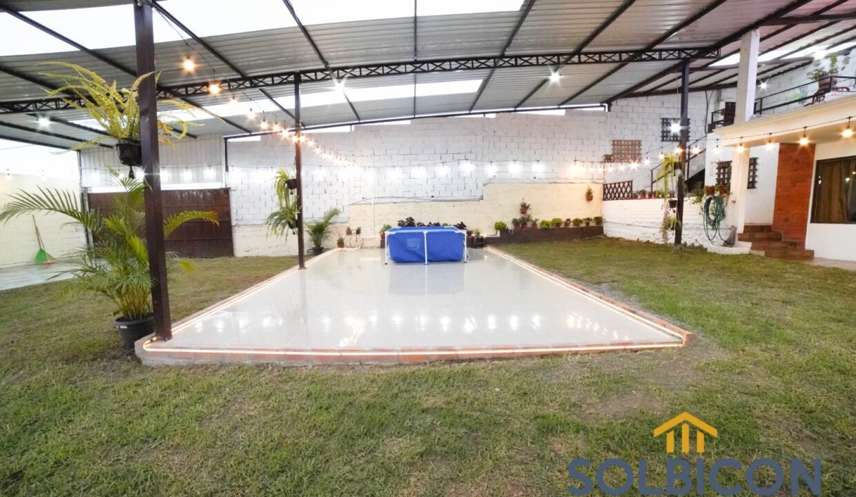 patio Casa de 4 habitaciones en Ricaurter