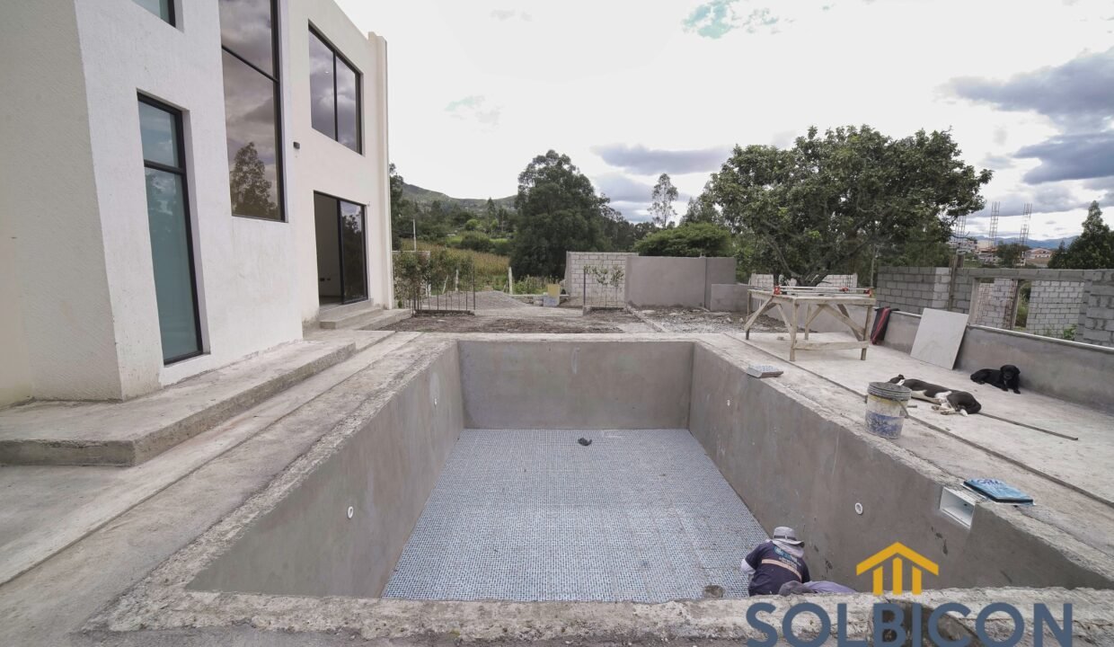 picsina chaullabamba de cuatro habitaciones