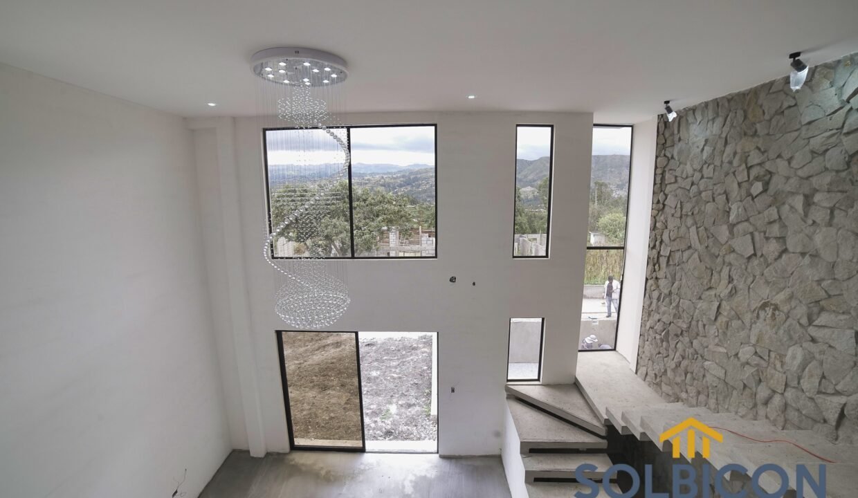 segundo piso chaullabamba de cuatro habitaciones