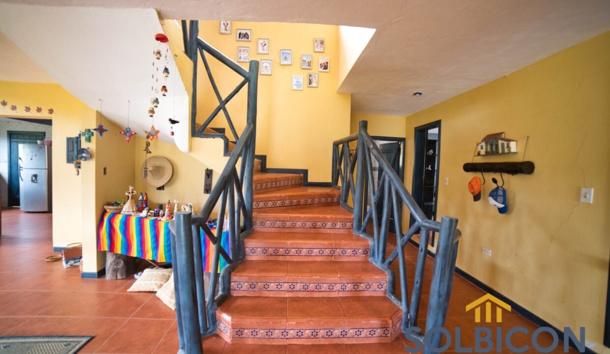 escaleras Hermosa Quinta en el Valle de Yunguilla