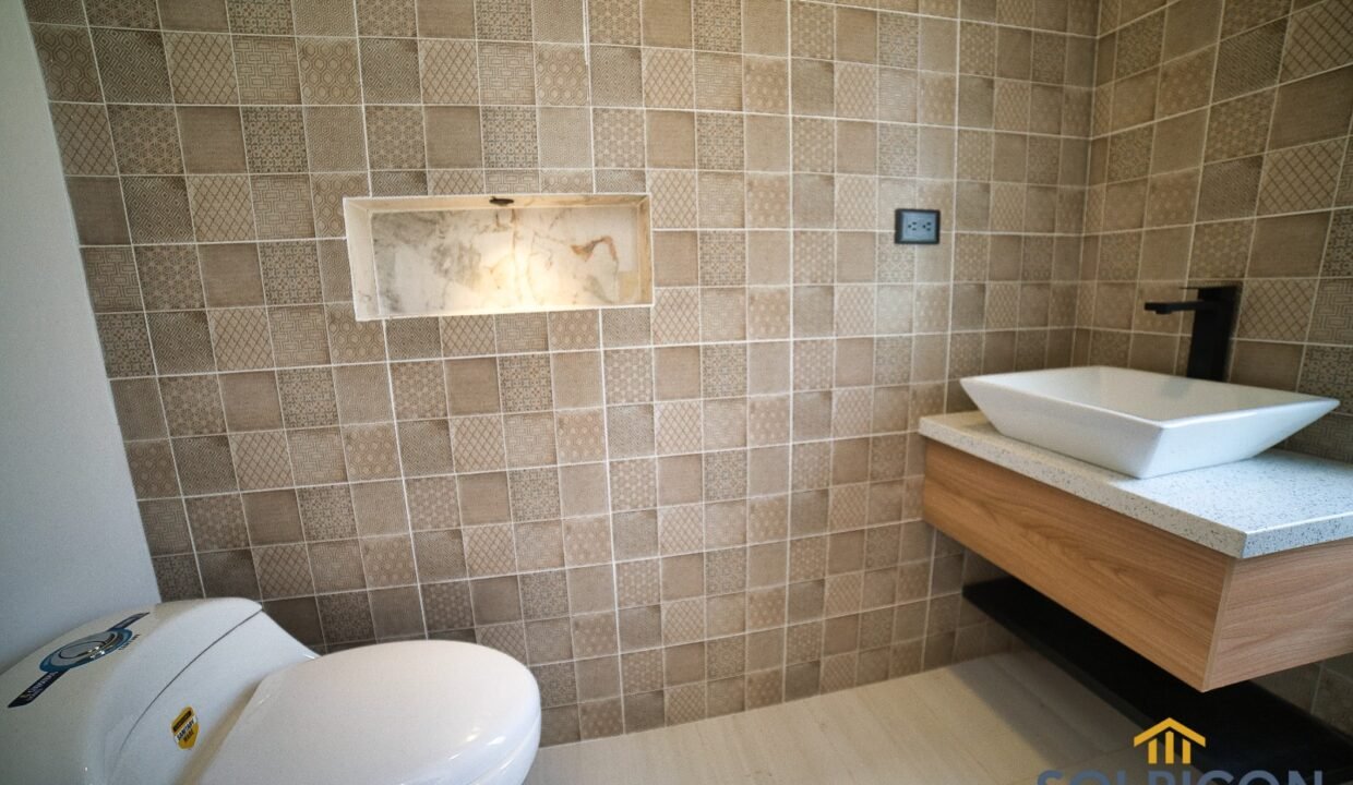 baño social Casa VIP sector Balzay