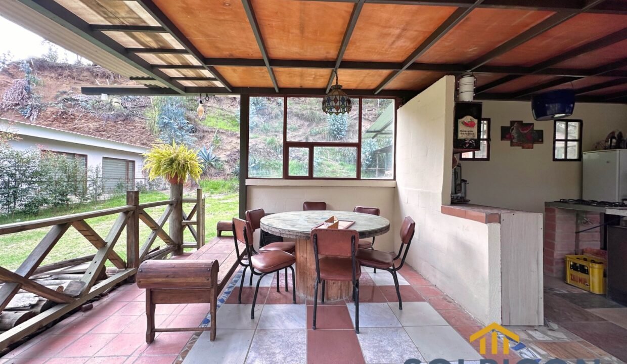 comedor exteriorfachada Casa de campo Zhullin Alto