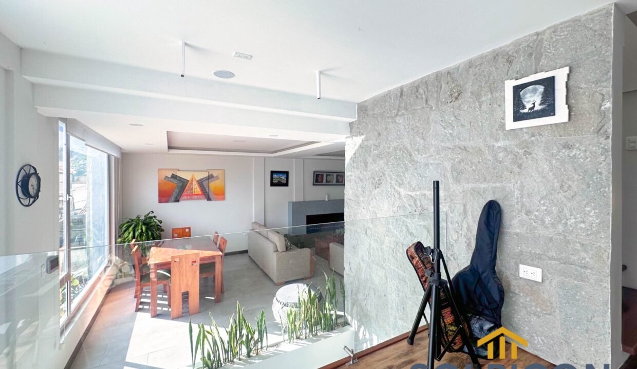 estudio y comedor Hermosa Casa en las Pencas Altas