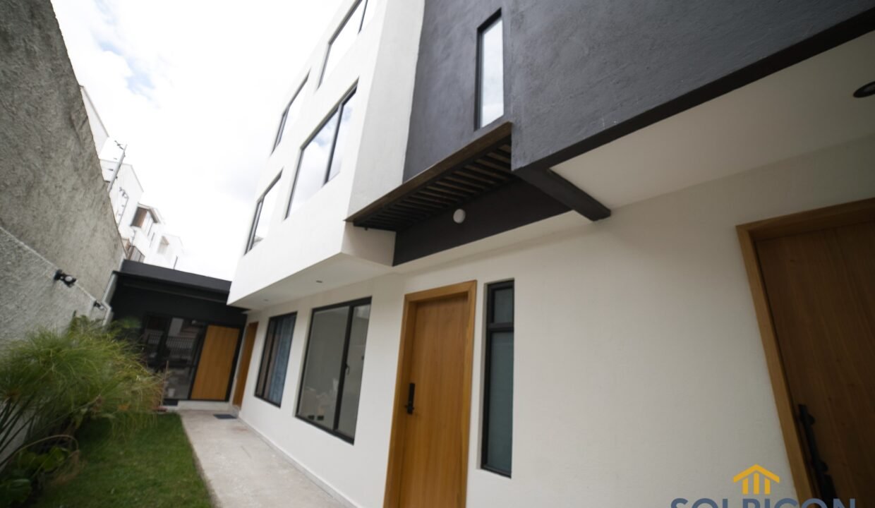 fachada Casa VIP sector Balzay