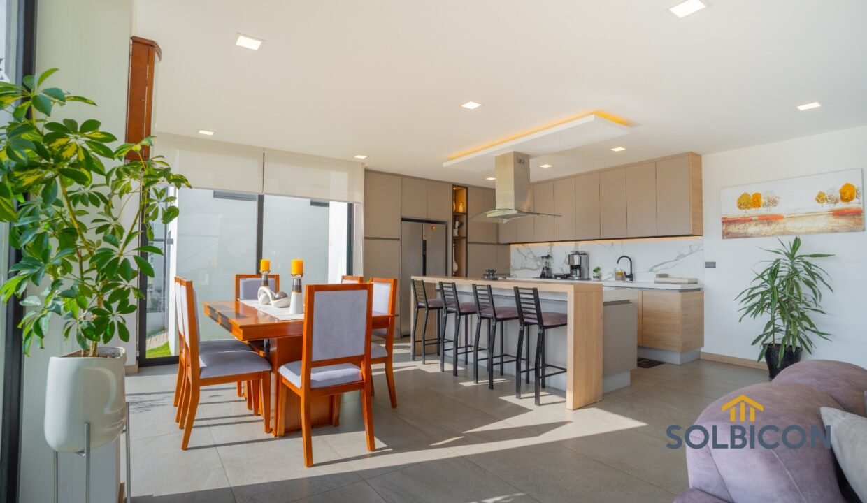 comerdor Casa de lujo en Racar de 3 habitaciones