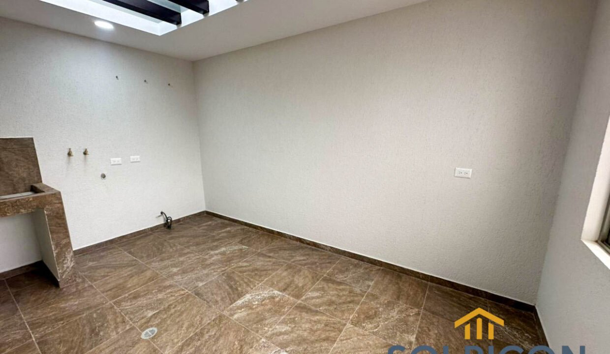 WhatsApp Image 2025-10-30 at 09.49.16