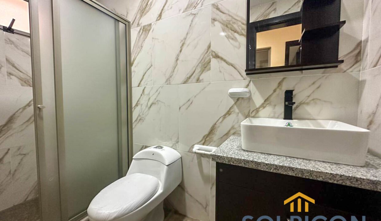 WhatsApp Image 2025-10-30 at 09.49.19