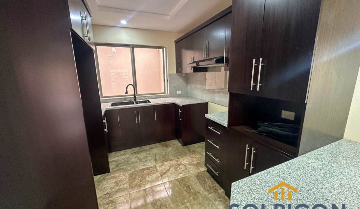 WhatsApp Image 2025-10-30 at 09.49.20