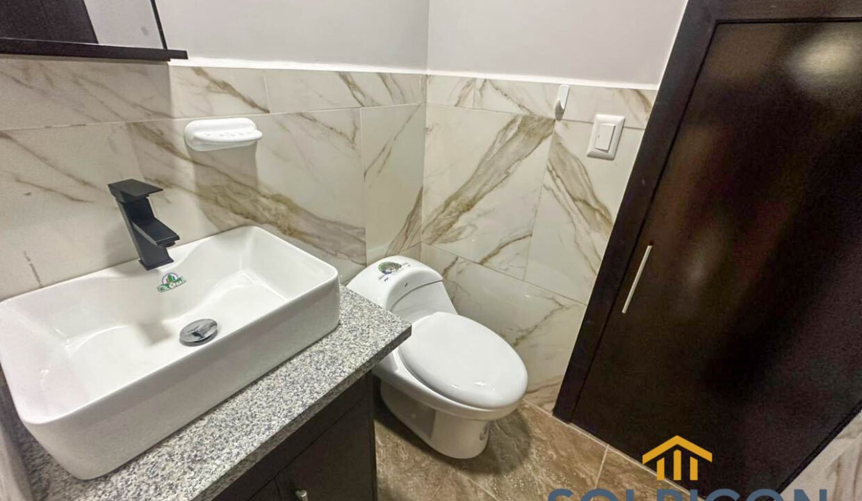 WhatsApp Image 2025-10-30 at 09.49.20 (2)