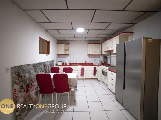 Departamento amplio en venta en Av. Las Américas, Cuenca